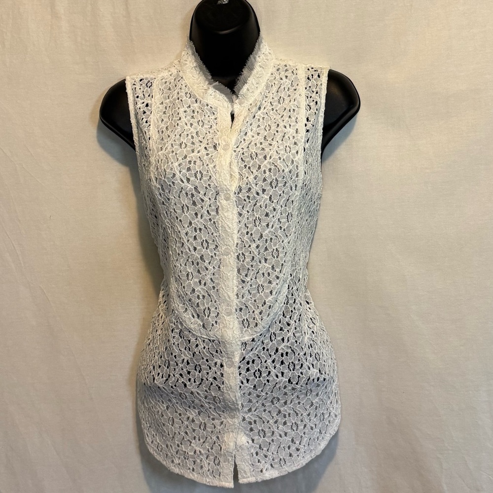 H-194 Cynthia Rowley White Lace V-neck Sleeveless Button Down Blouse Size M